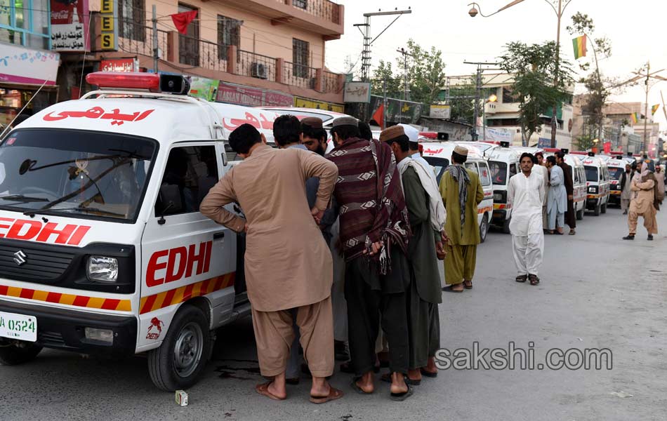 Militants kill 20 passengers in pakistan6