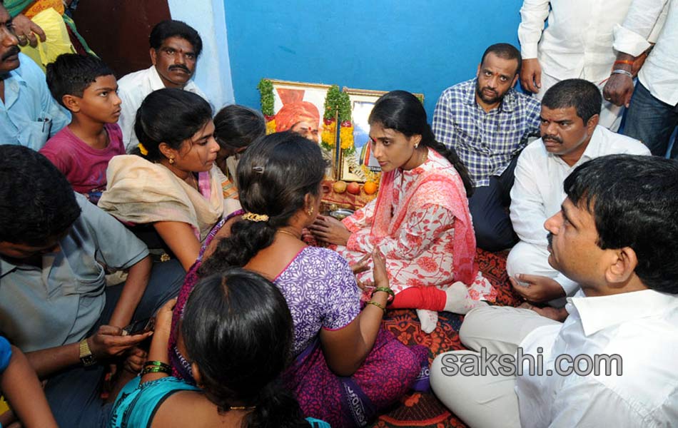 ys sharmila paramarsha yatra in Nalgonda13