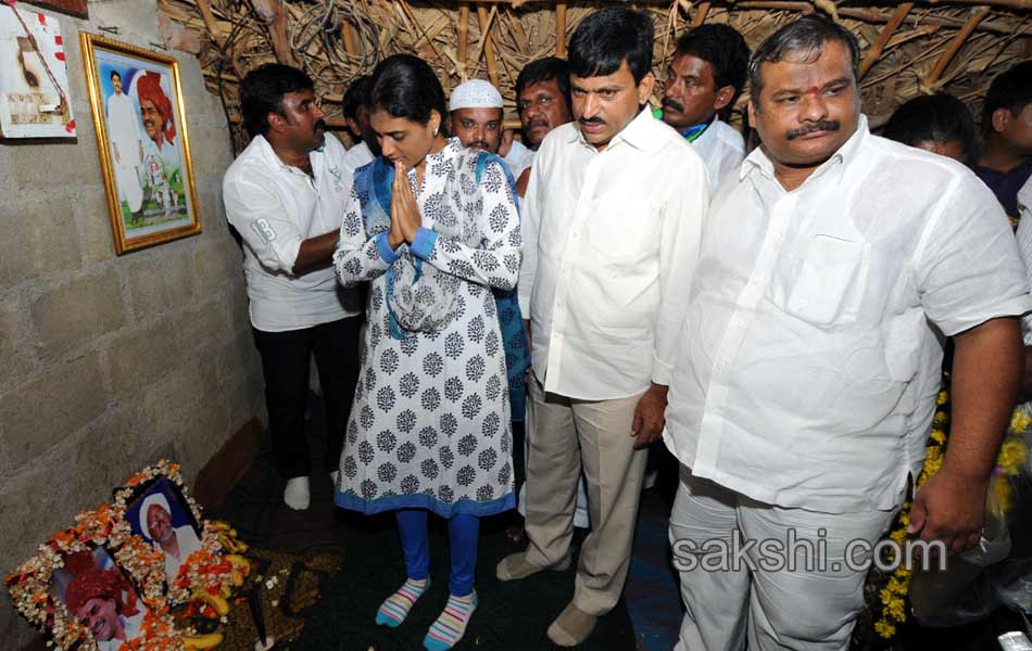 YS Sharmila paramarsha yatra 3rd Day2