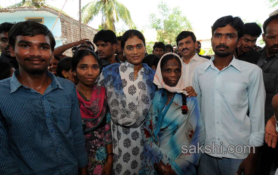 YS Sharmila paramarsha yatra 3rd Day9