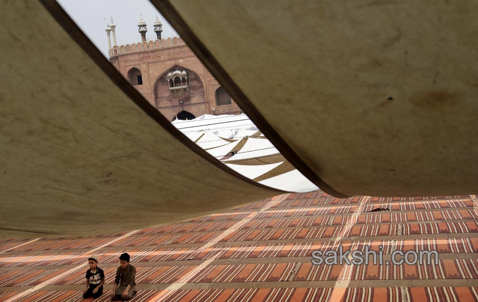 Ramadan prayers started11