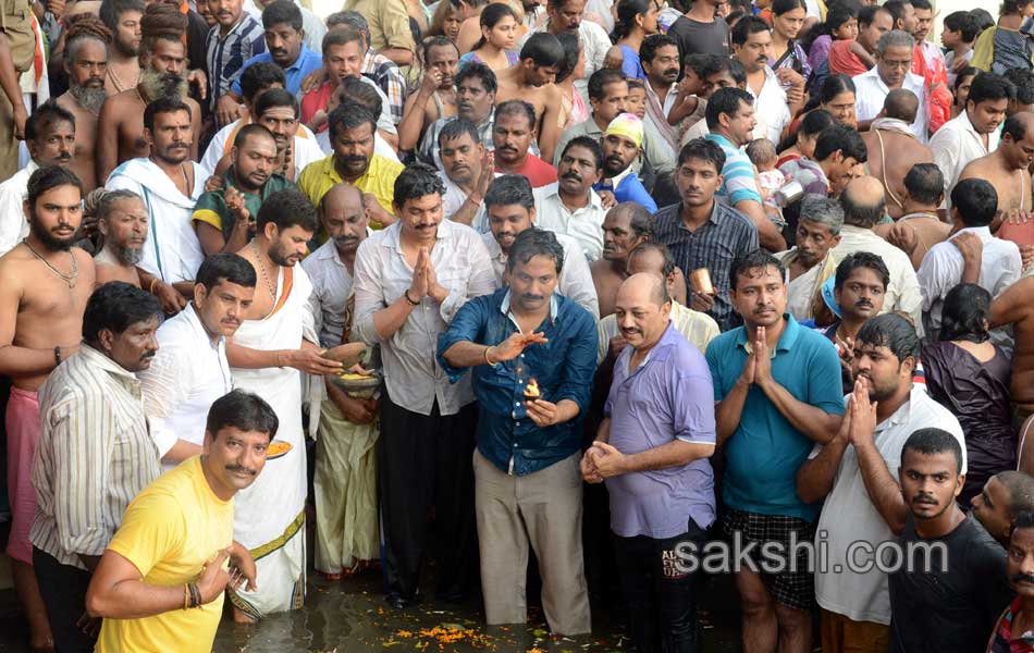 godavari pushkaralu 2015 in Narsapur - Sakshi2