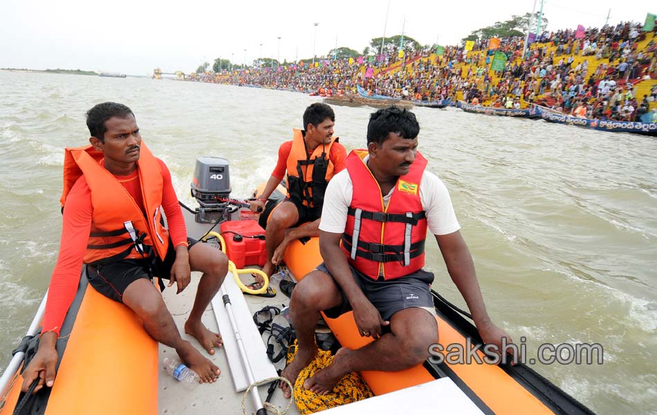 Godavari pushkaralu 2015 in AP Day2 - Sakshi10