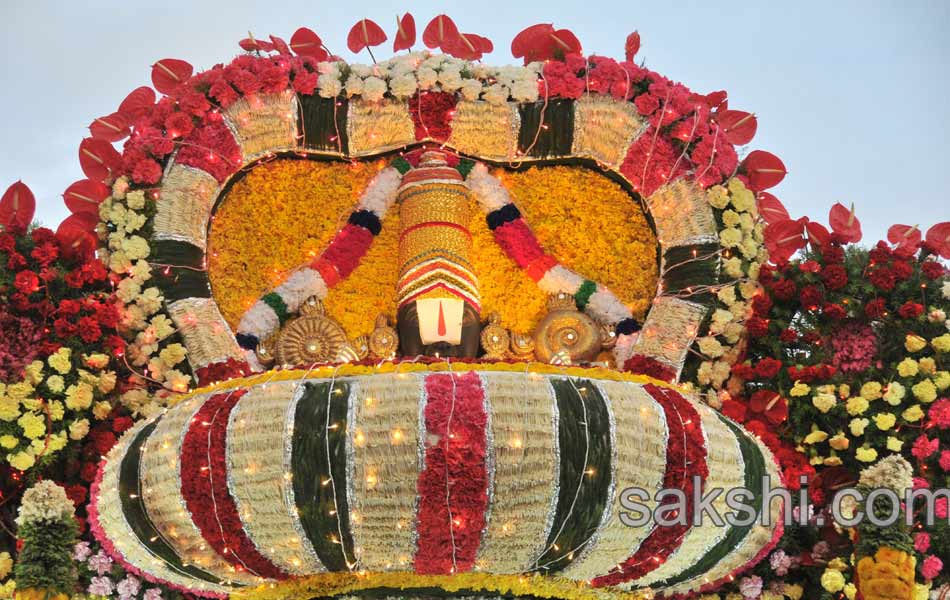 Pushkara Pallaki lo Purushothamadu1