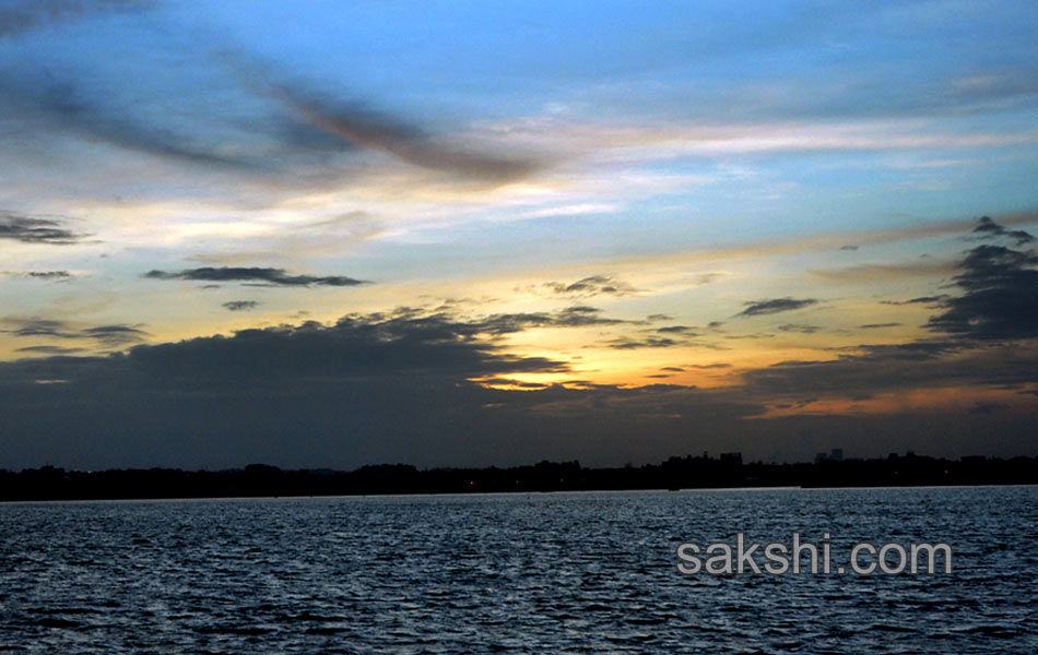 sunset beauty at tank bund3