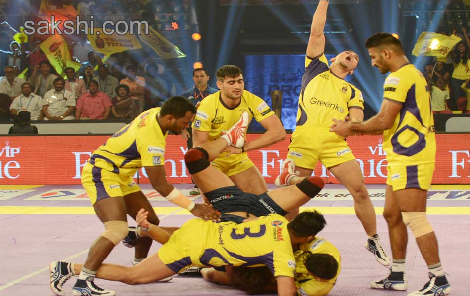 Pro Kabaddi League Telugu Titans Crush Bengal Warriors15