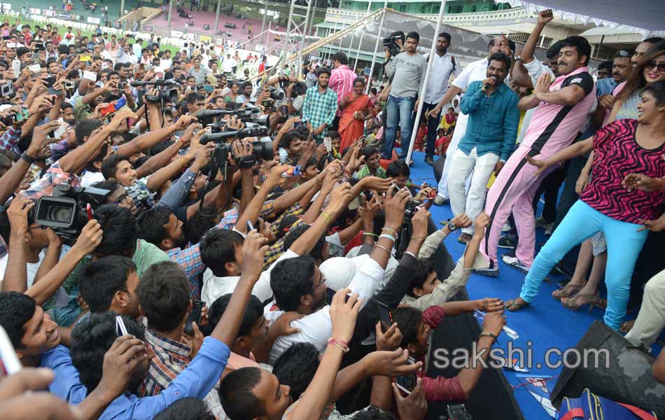 Andhra pradesh Telangana cine sports cricket19