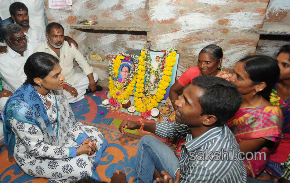 ys sharmila 3rd day paramarsha yatra in warangal distirict19
