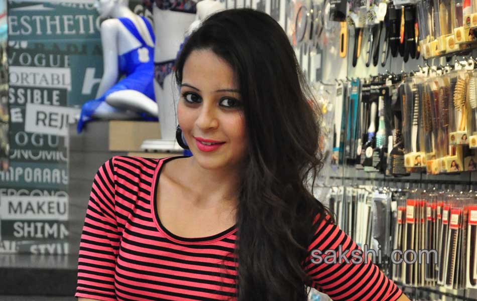 Misses Gujarati8