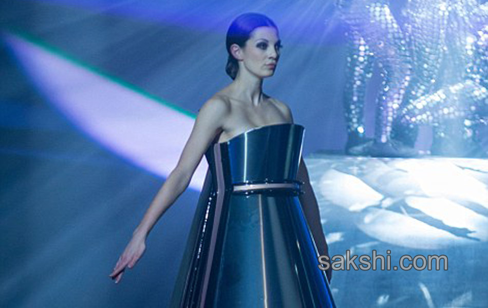 wearable art designs in newzealand fashion show7
