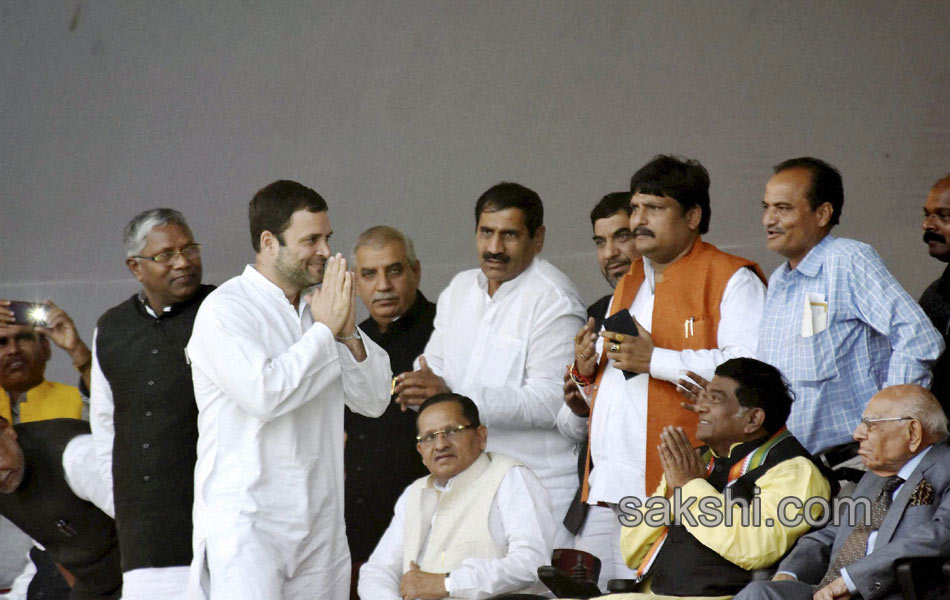 Nitish again takes oath as Bihar CM5