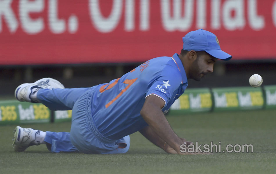 Australia won third one day international match9