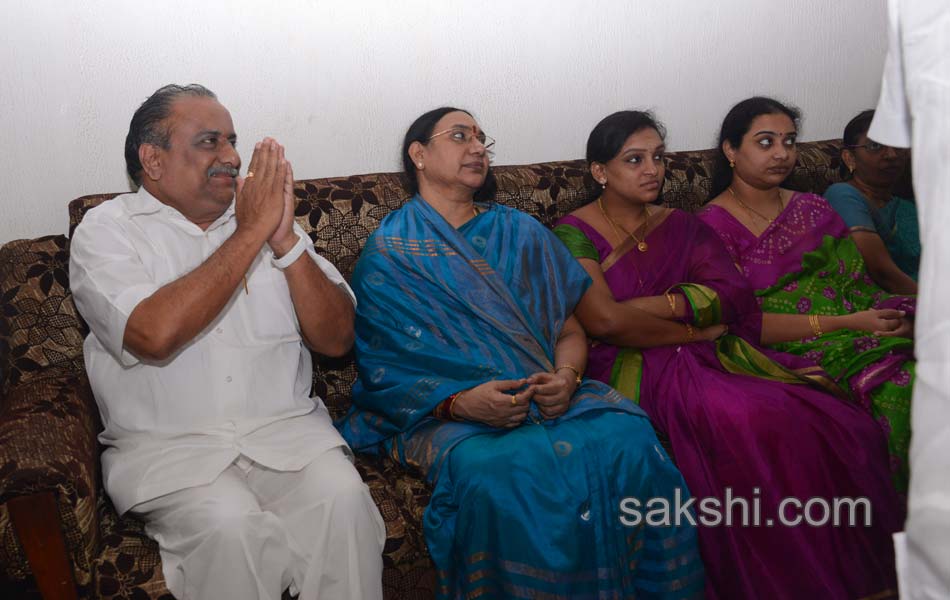 indefinite hunger strike in mudragada padmanabham - Sakshi4