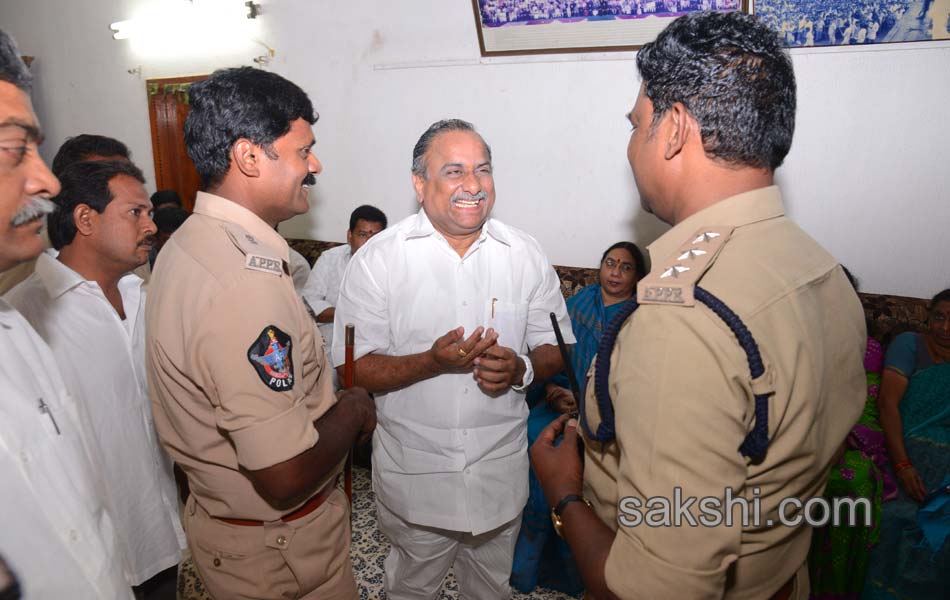 indefinite hunger strike in mudragada padmanabham - Sakshi5