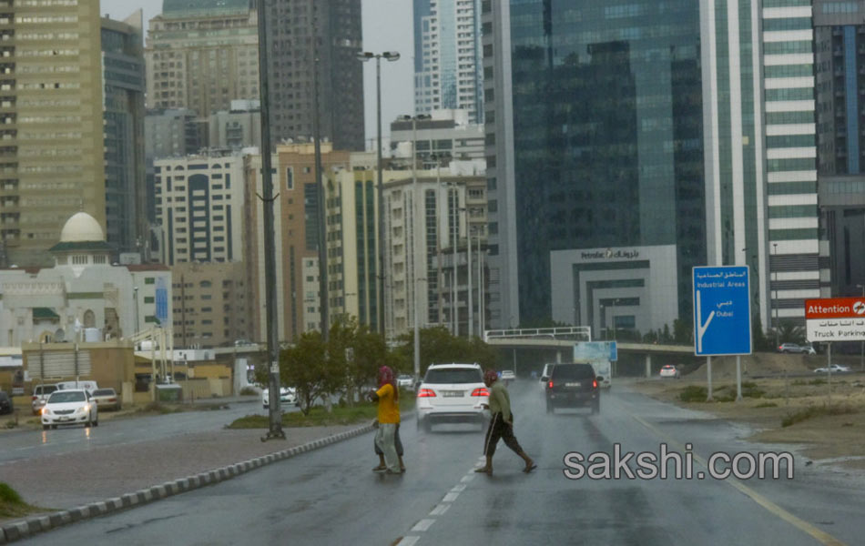 Heavy rain lashes the UAE16