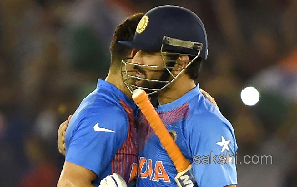 India beat Australia by six wickets in Mohali reach semis1