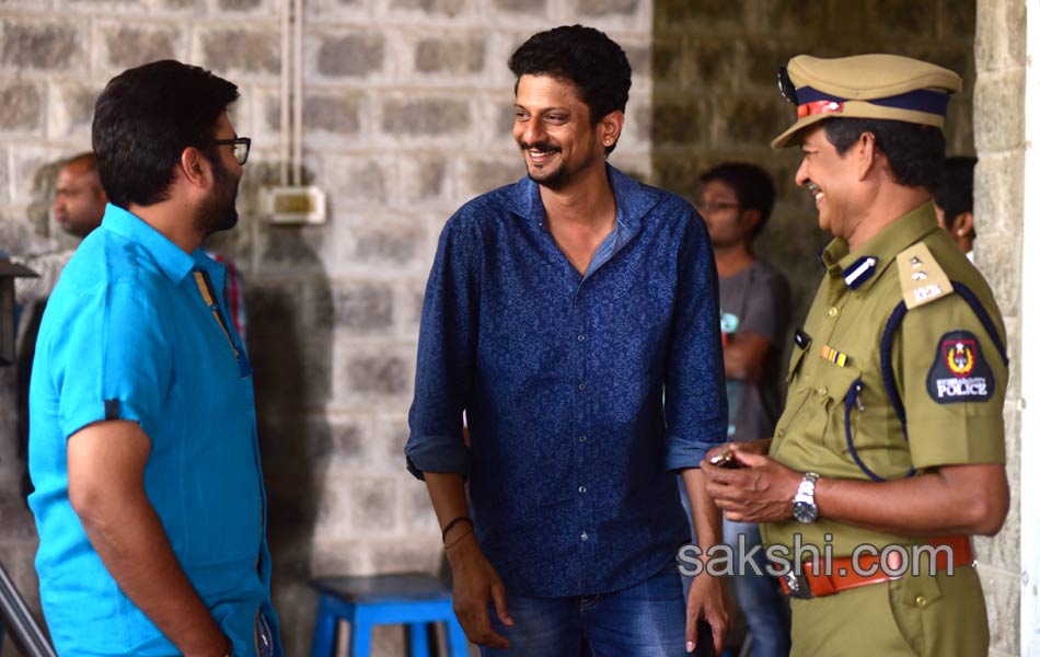Raja Cheyyi Veste working stills - Sakshi4
