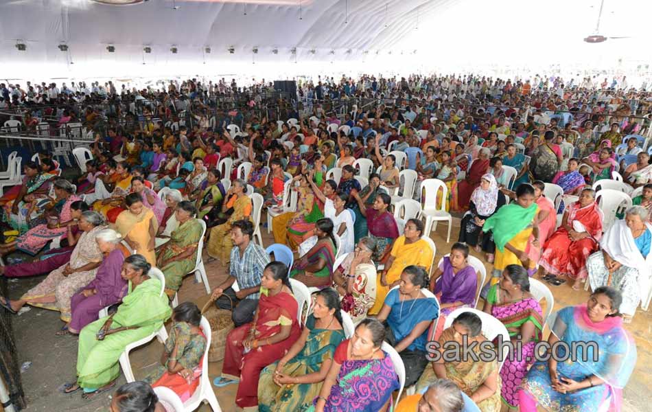 ys jagan mohan reddy launched jala deeksha - Sakshi6