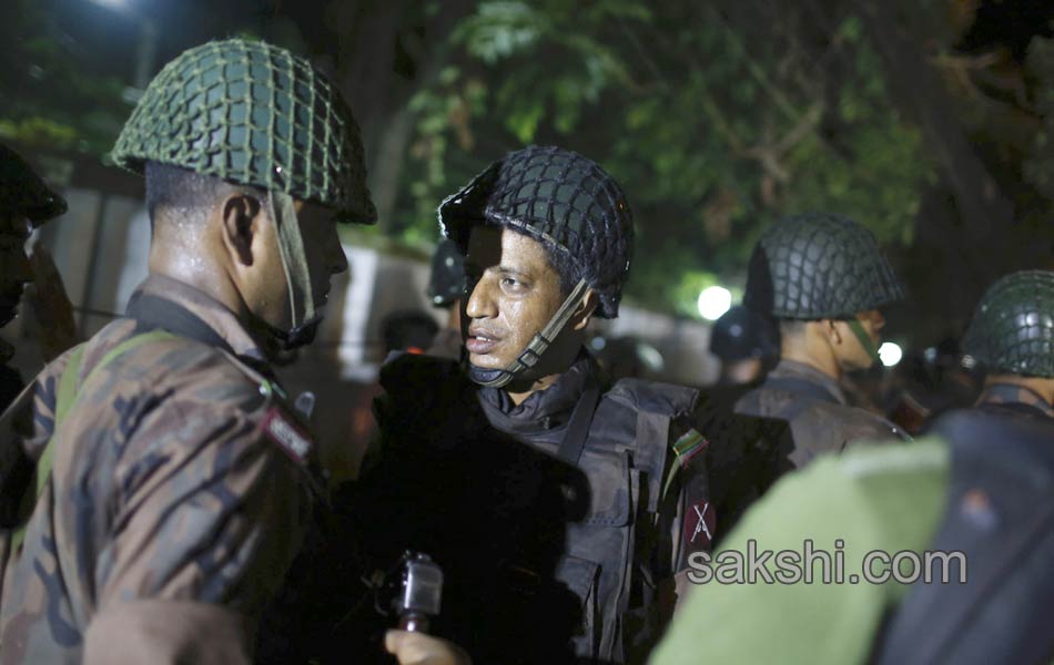 terrorists attack cafe and bakery in dhaka - Sakshi12