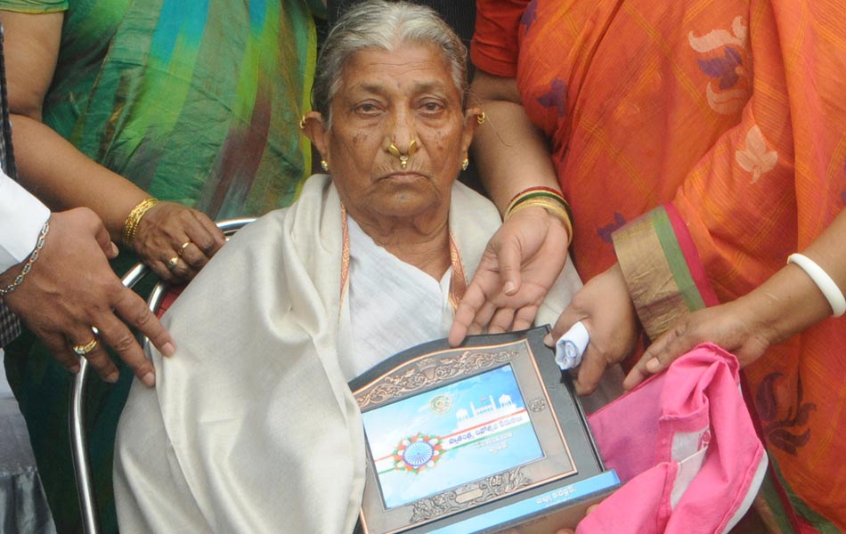 awards for freedom fighters2