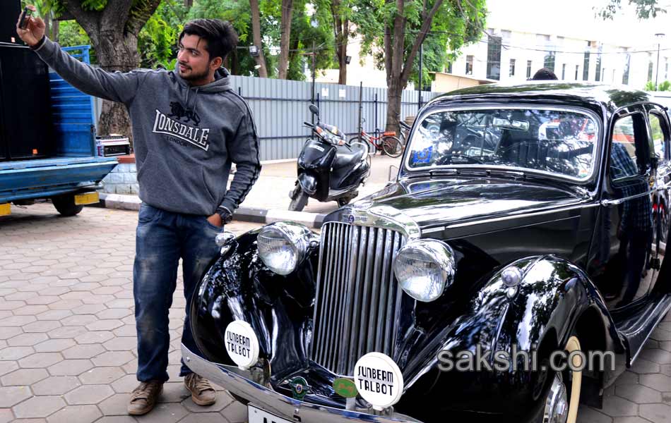 vintage show in lumbini park7
