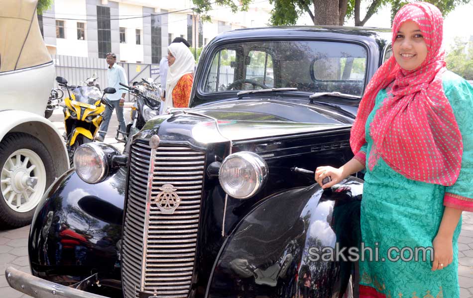 vintage show in lumbini park13