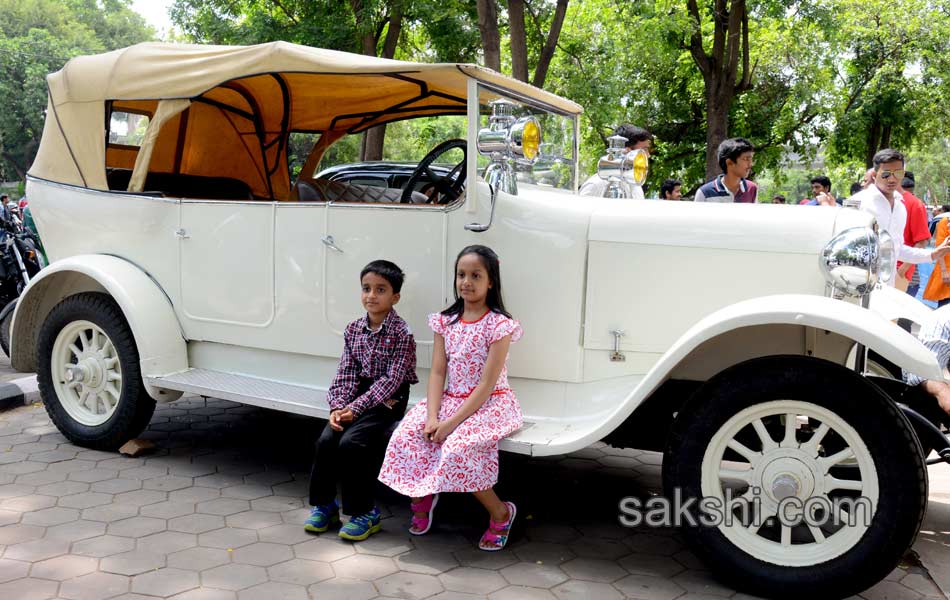 vintage show in lumbini park15