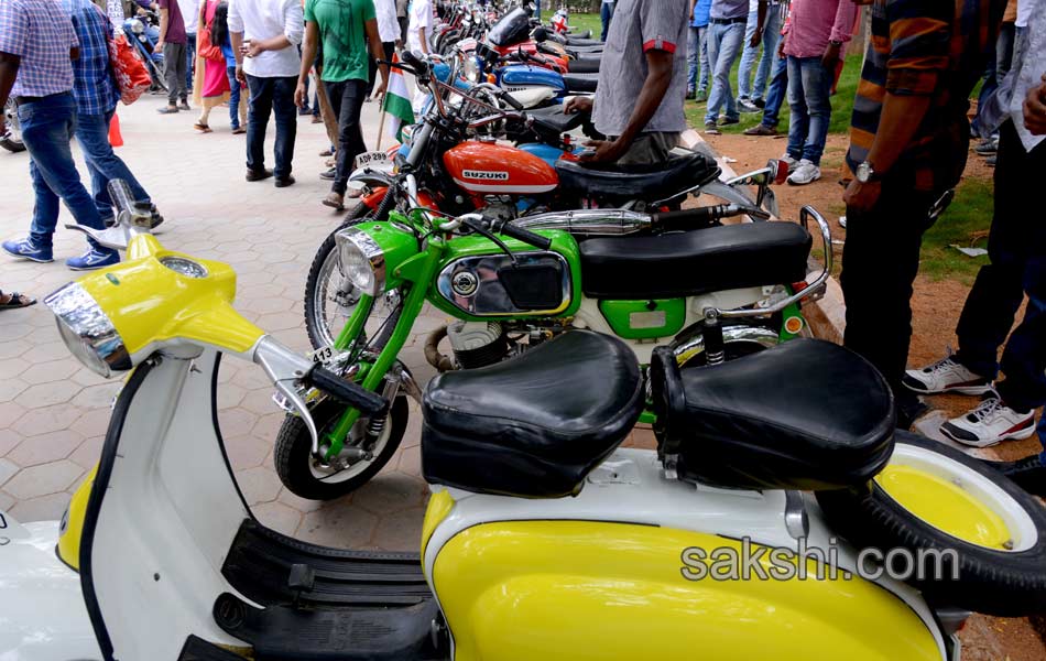 vintage show in lumbini park32