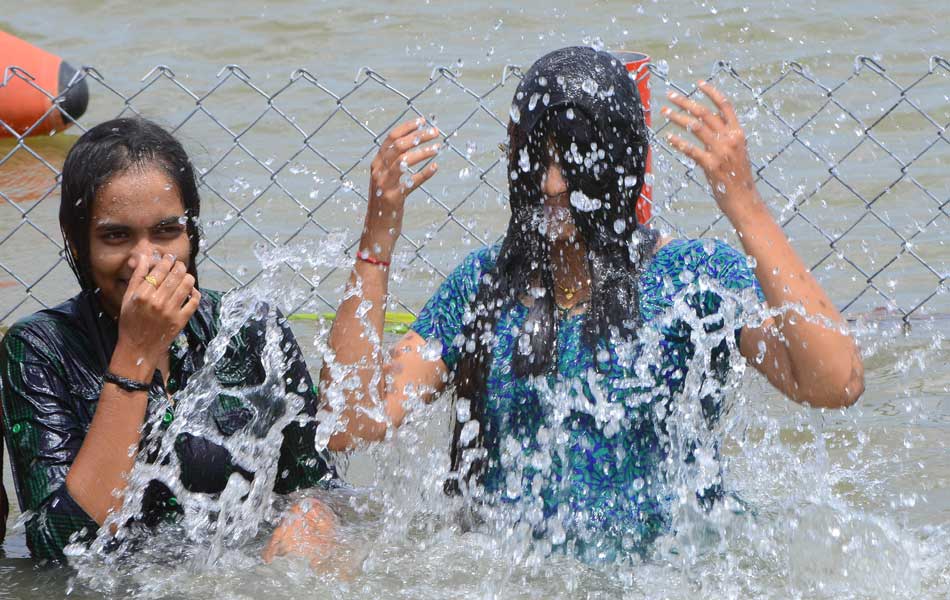 Devotees holly baths at Puskara ghats6