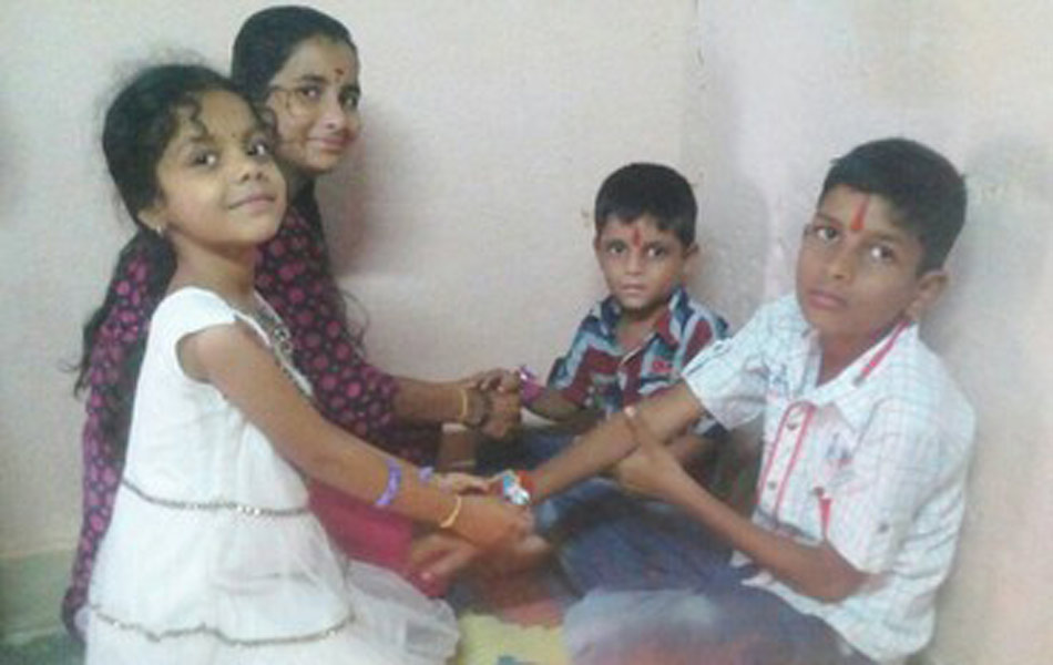 Anna sister Rakhi warmly2