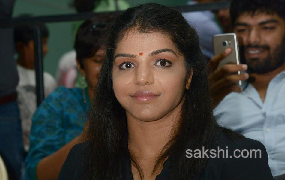 PV Sindhu Sakshi Malik Dipa Karmakar receive BMW cars Sachin Tendulkar lauds tr o6