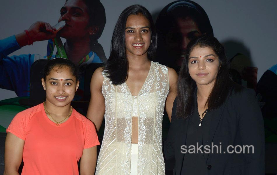 PV Sindhu Sakshi Malik Dipa Karmakar receive BMW cars Sachin Tendulkar lauds tr o8