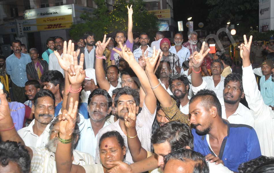 Jayalalithas critical health18