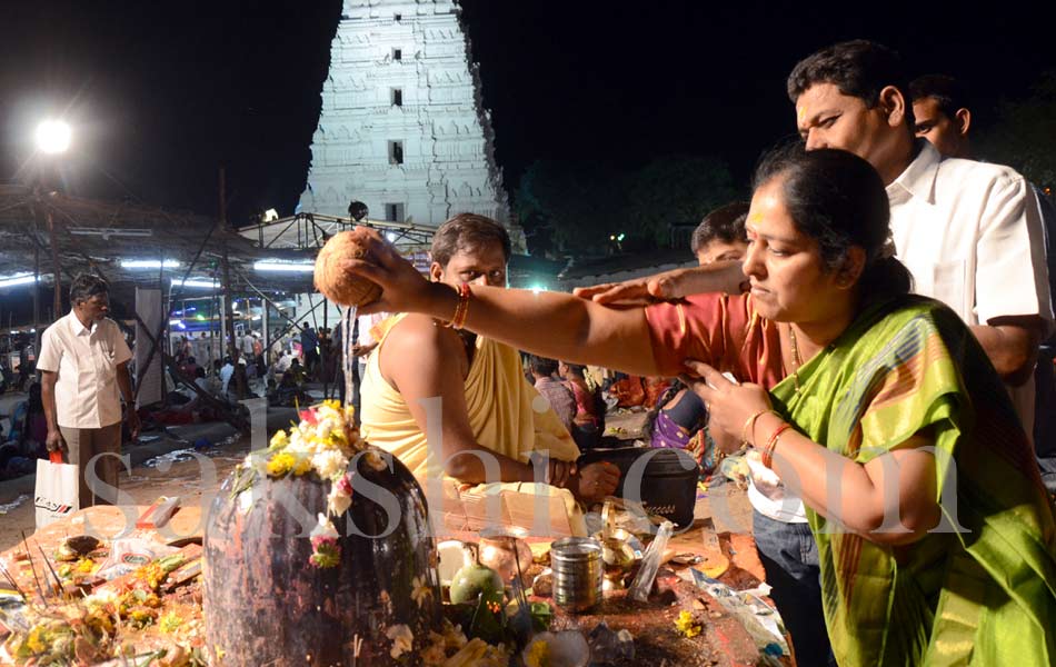 Maha Shivaratri Festival Celebrations At Keesaragutta - Sakshi5