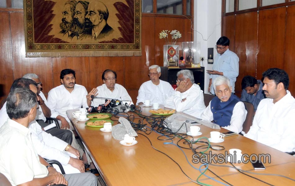 YS jagan delhi tour - Sakshi15