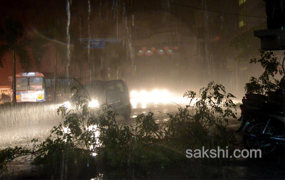 heavy rain in hyderbad city12