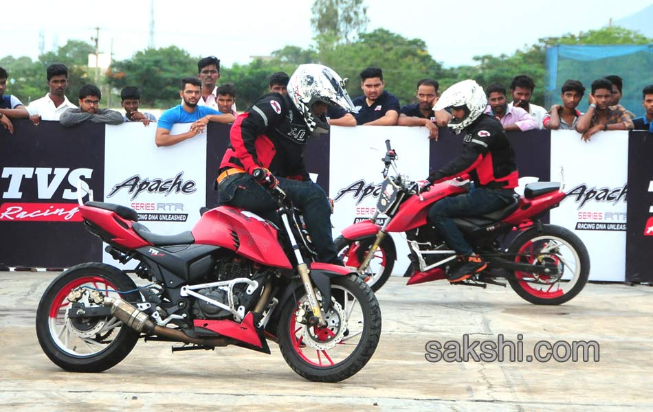 tvs bike stunts1