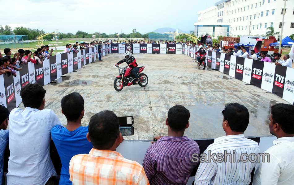 tvs bike stunts9