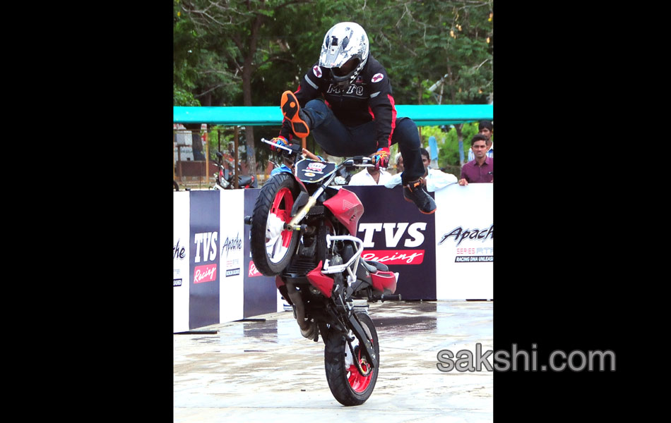 tvs bike stunts12