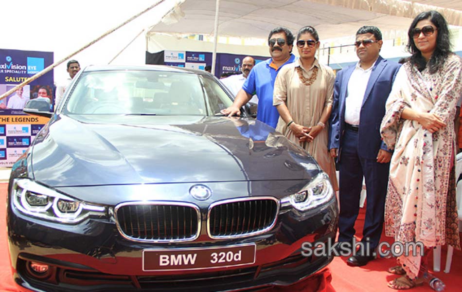 Chamundeswaranath to gift BMW to Mithali Raj1