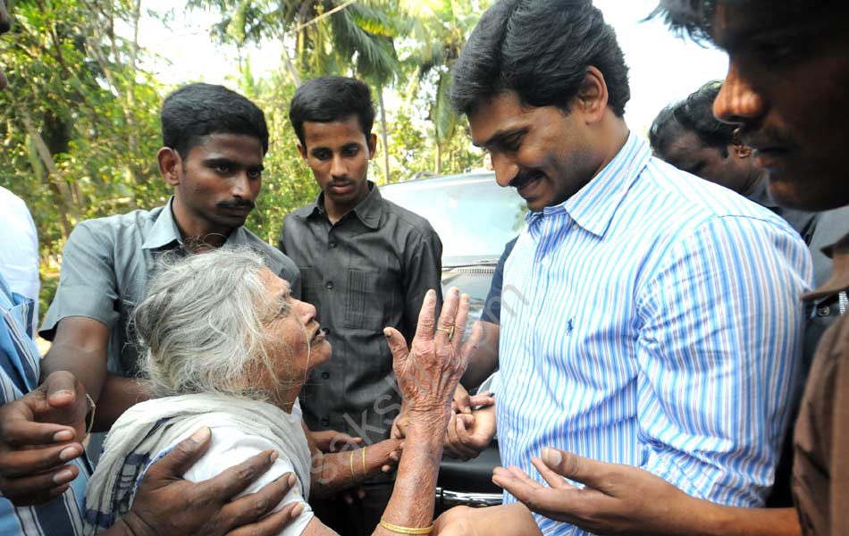 YS Jagan mohan reddy to visit Cyclone Victims in Godavari Districts - Sakshi22