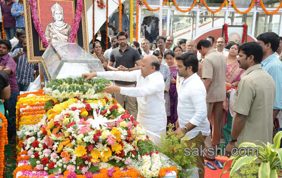 celebreties broke into tears with akkineni nageswara rao death - Sakshi9