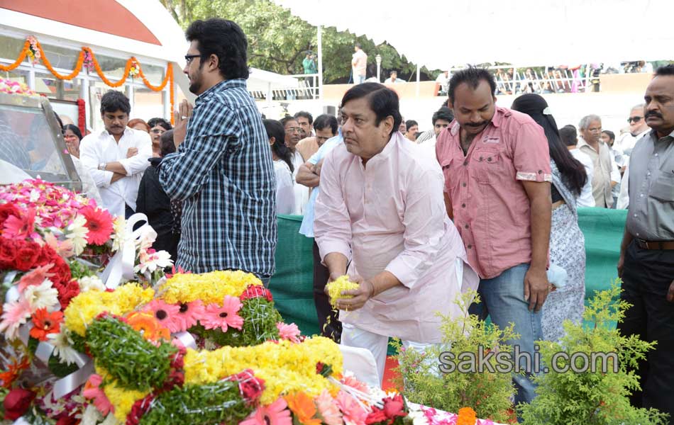 celebreties broke into tears with akkineni nageswara rao death - Sakshi81