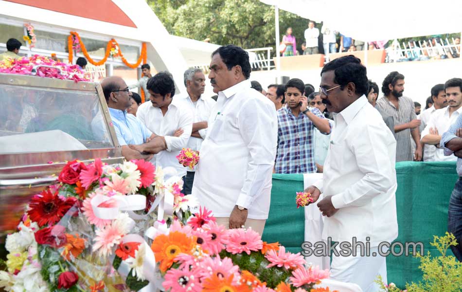 celebreties broke into tears with akkineni nageswara rao death - Sakshi90