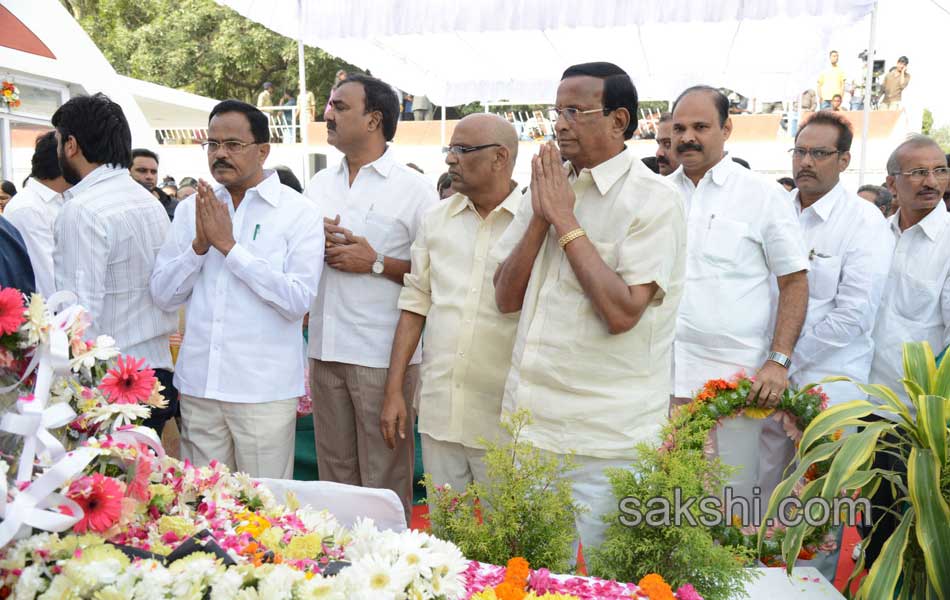 celebreties broke into tears with akkineni nageswara rao death - Sakshi93