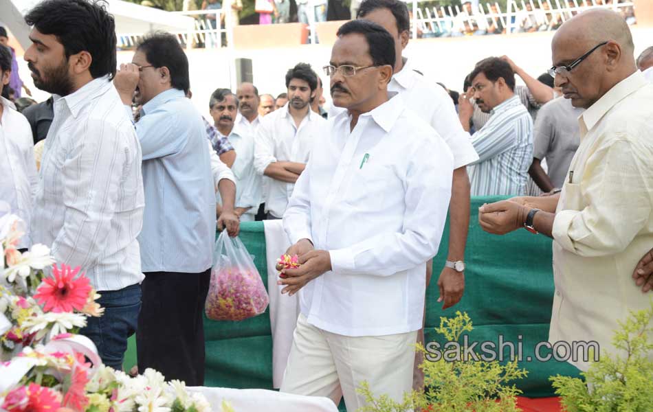 celebreties broke into tears with akkineni nageswara rao death - Sakshi94