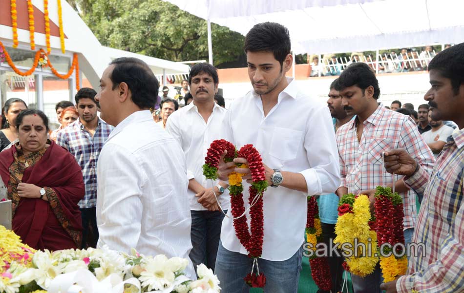 celebreties broke into tears with akkineni nageswara rao death - Sakshi120