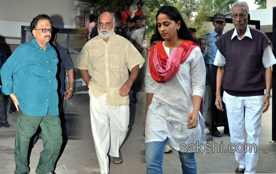 celebreties broke into tears with akkineni nageswara rao death - Sakshi123