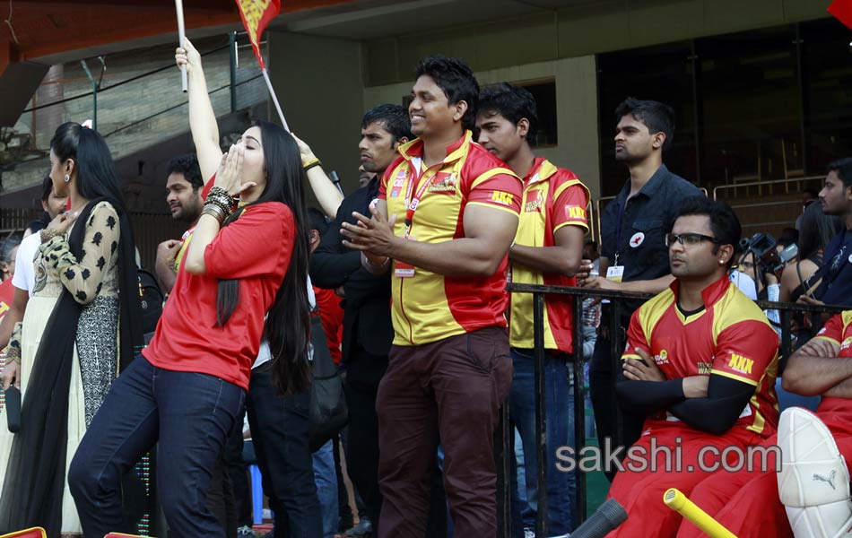 CCL 4 Terrific Victory For Kerala Strikers Beats Telugu Warriors By 4 Wickets40