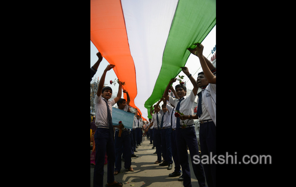 Homage to 2013 bomb blasts at the Dilshuk Nagar area of Hyderabad - Sakshi8